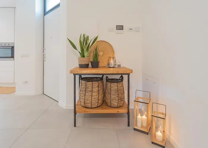 Ginepro & Salvia In By Rent Como